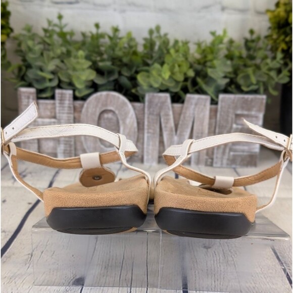 Vionic Lizbeth T-strap Orthotic Sandal - Picture 5 of 11